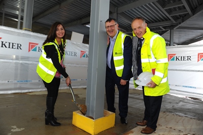 Slough Mayor Cllr Ishrat Shah, Sir Andrew Morris and Cliff Thomas at the topping out ceremony