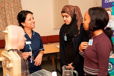 Students chatting with a specialist nurse